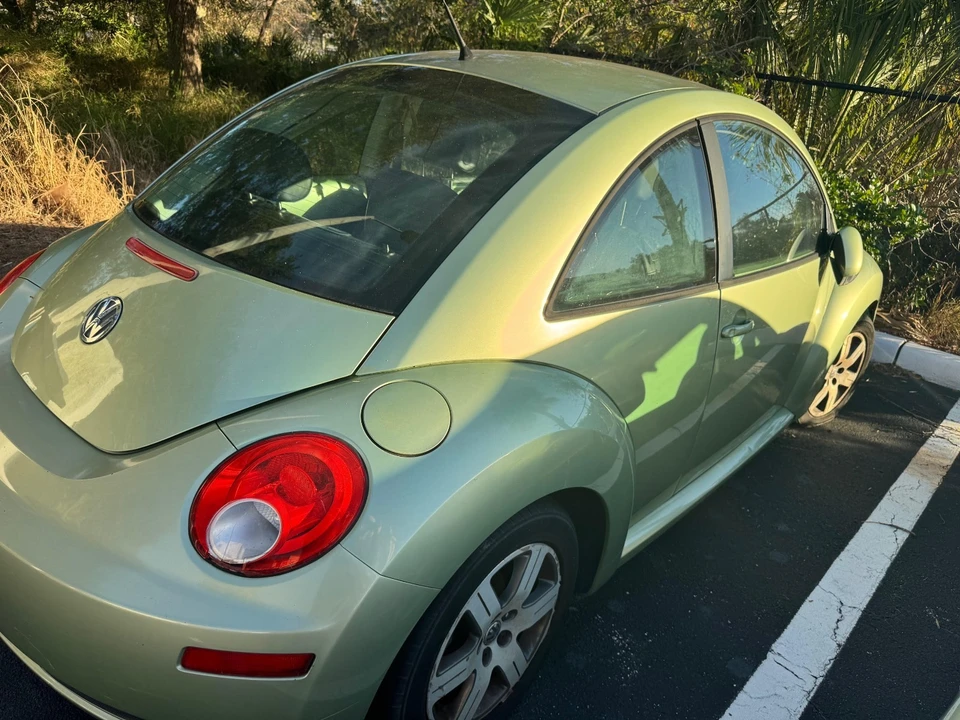 2006 Volkswagen New Beetle - Image 10 of 14