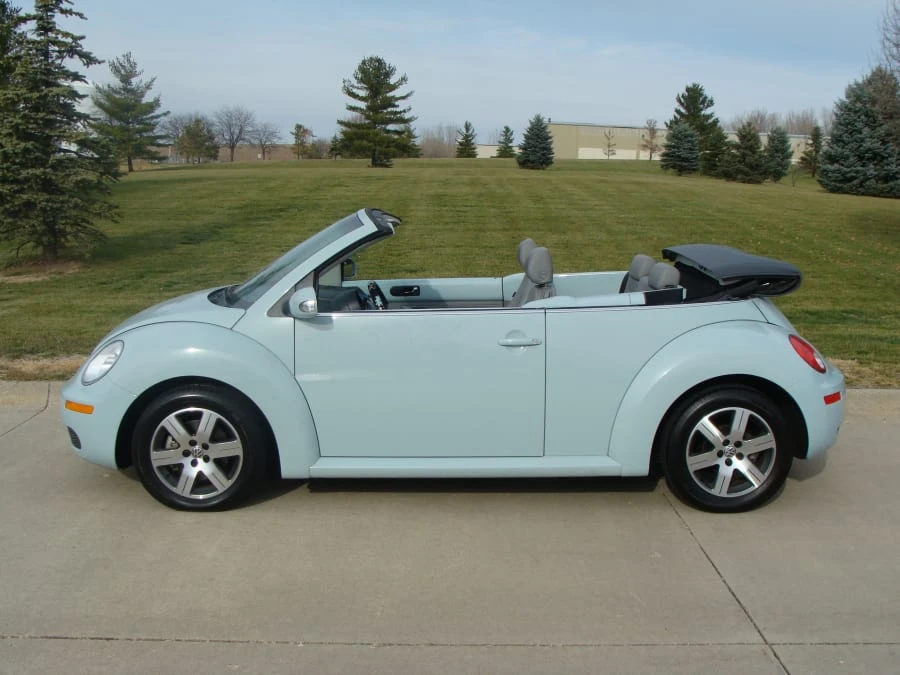 2006 Volkswagen New Beetle - Image 2 of 7