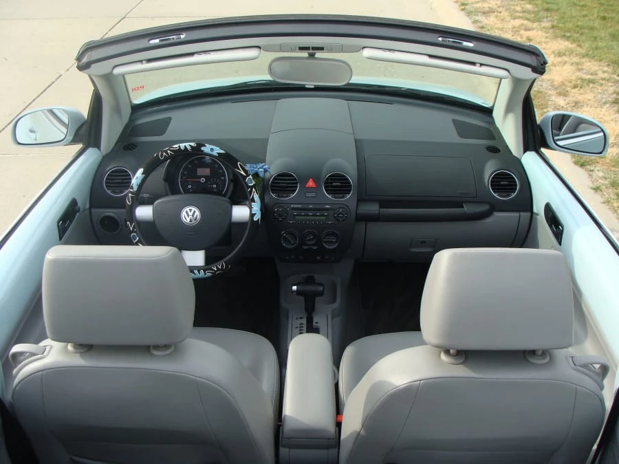 2006 Volkswagen New Beetle - Image 4 of 7