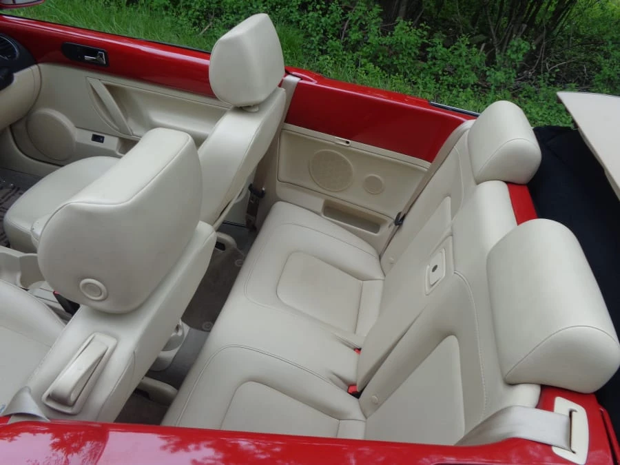 2006 Volkswagen New Beetle - Image 4 of 5