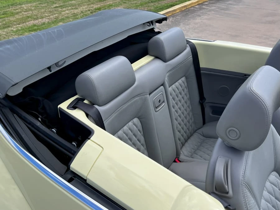 2006 Volkswagen New Beetle - Image 18 of 19