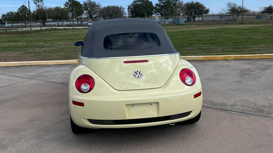 2006 Volkswagen New Beetle - Image 8 of 19