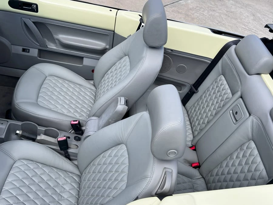 2006 Volkswagen New Beetle - Image 15 of 19