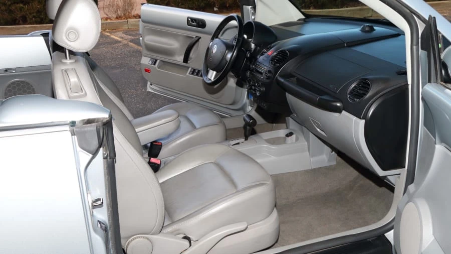 2006 Volkswagen New Beetle - Image 5 of 12