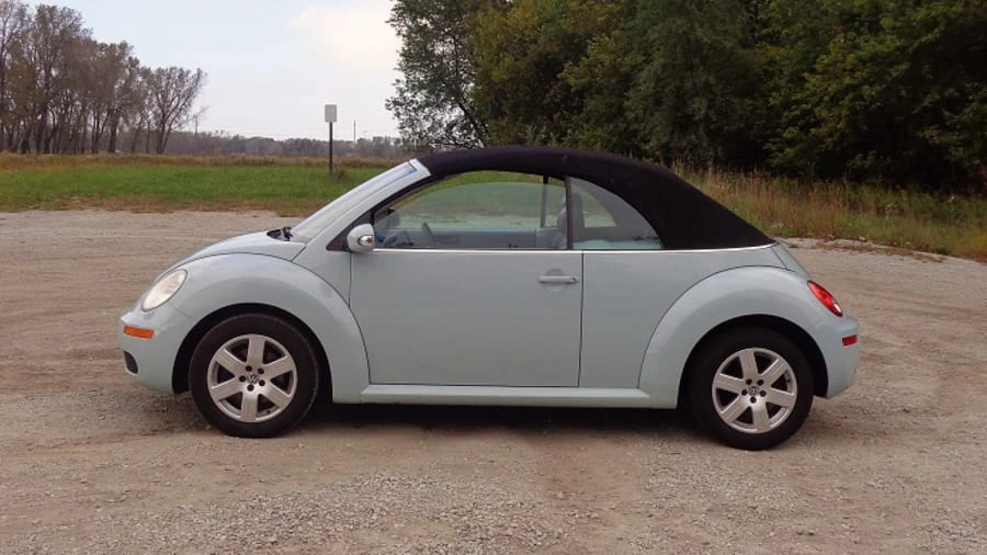 2006 Volkswagen New Beetle - Image 2 of 5