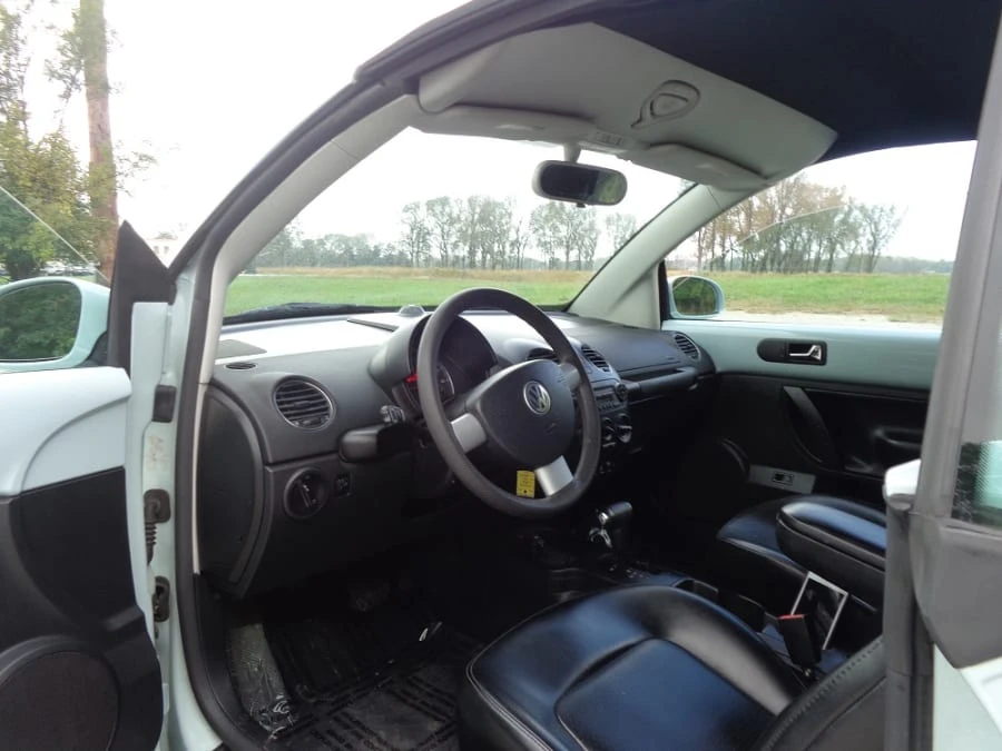 2006 Volkswagen New Beetle - Image 4 of 5