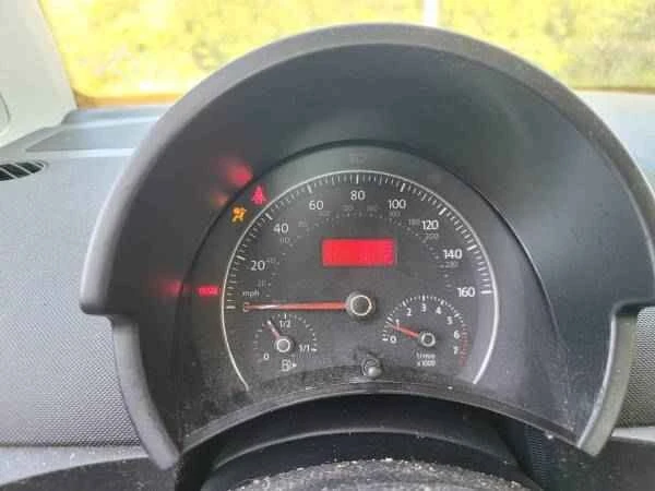 2006 Volkswagen New Beetle - Image 10 of 11