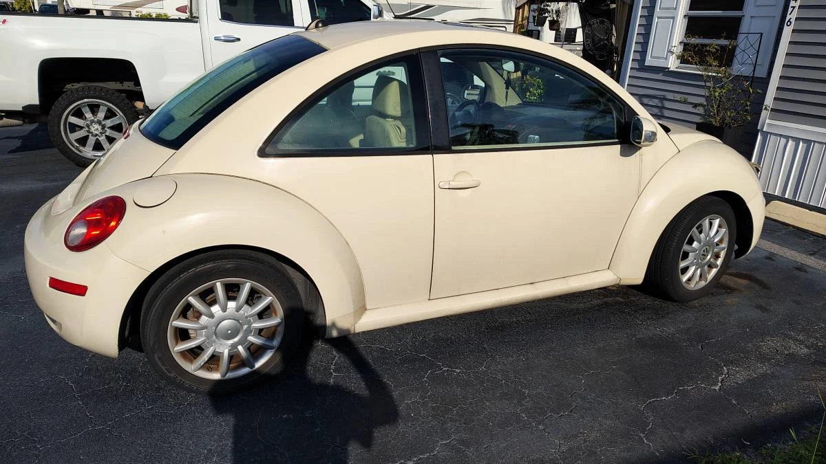 2006 Volkswagen New Beetle - Image 3 of 4