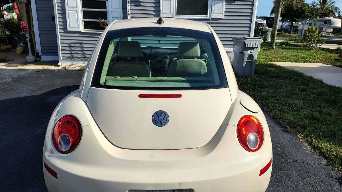 2006 Volkswagen New Beetle - Image 2 of 4