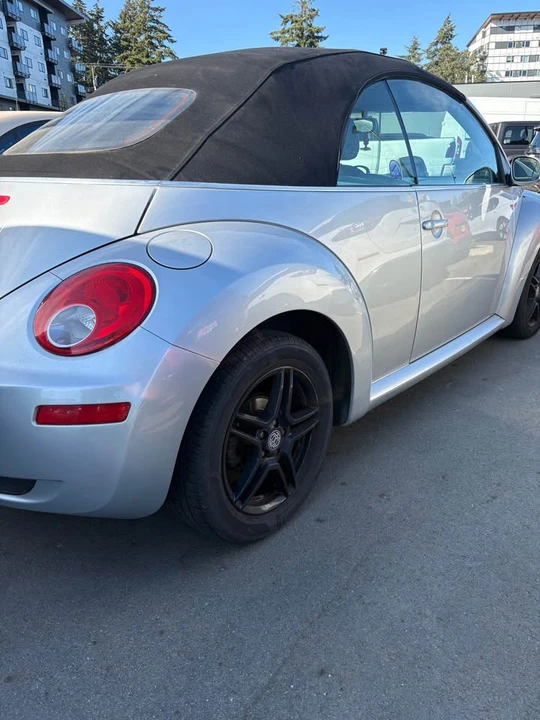 2006 Volkswagen New Beetle - Image 2 of 5