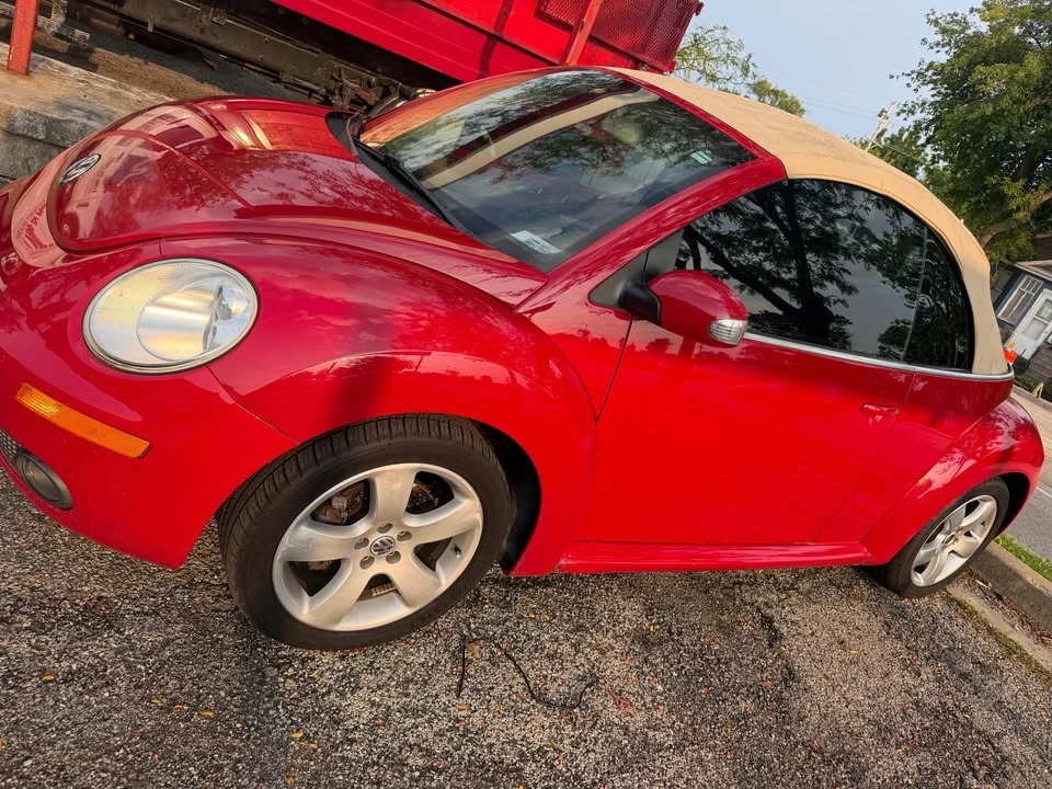 2006 Volkswagen New Beetle - Image 3 of 6