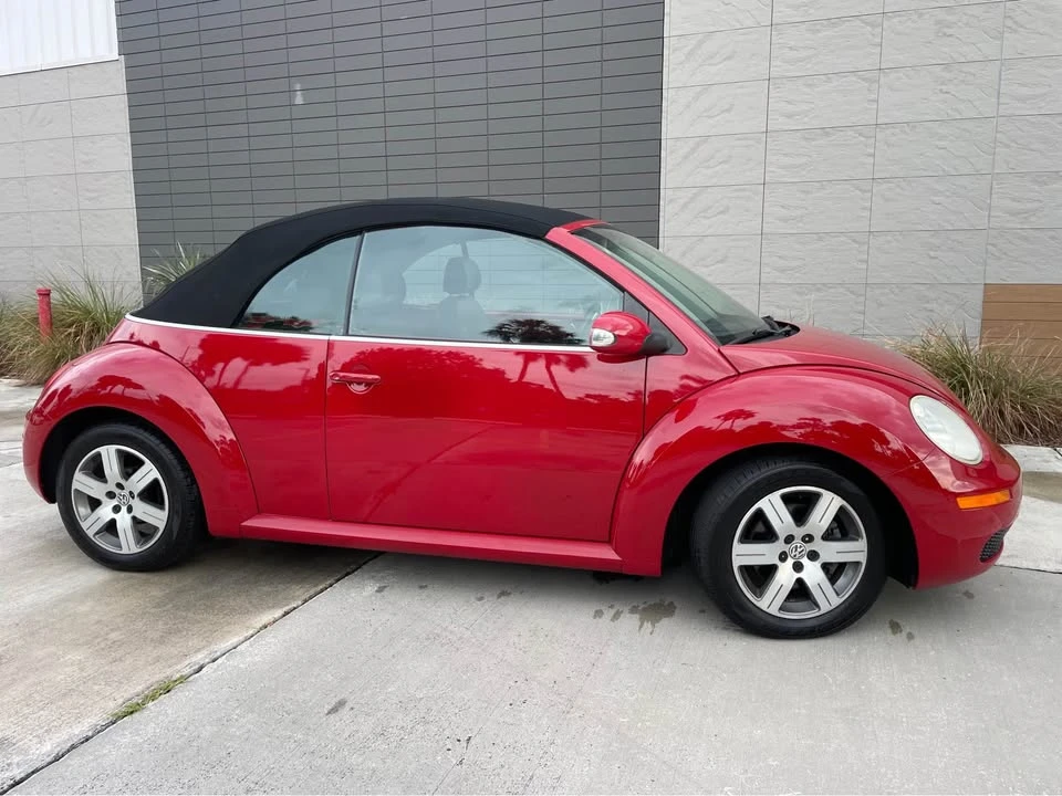 2006 Volkswagen New Beetle - Image 10 of 10