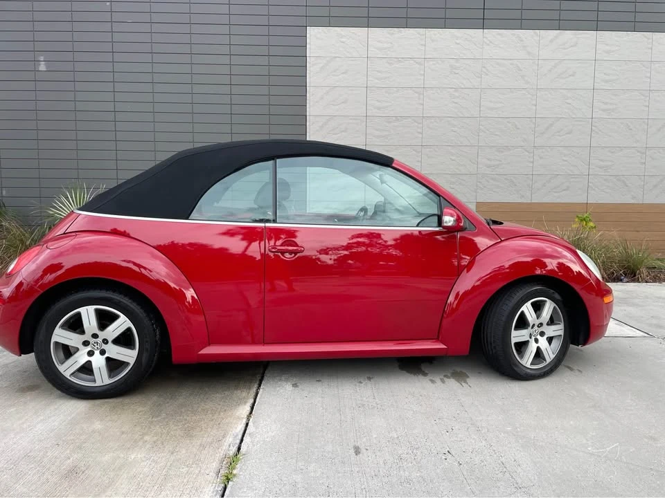 2006 Volkswagen New Beetle - Image 3 of 5