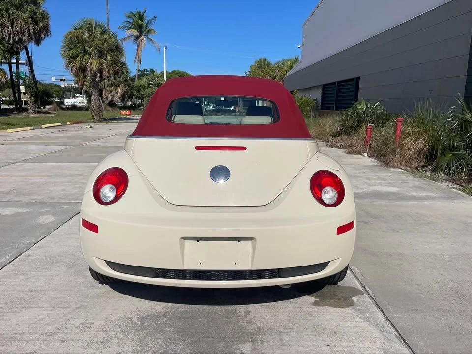 2006 Volkswagen New Beetle - Image 2 of 8