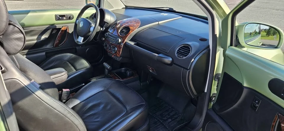 2006 Volkswagen New Beetle - Image 11 of 13