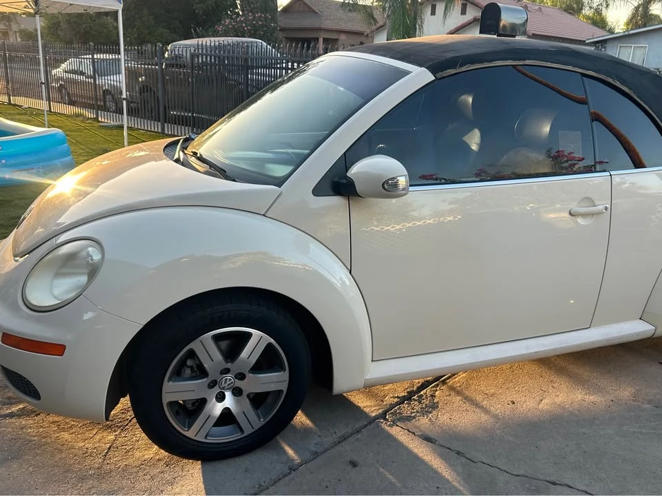2006 Volkswagen New Beetle - Image 2 of 7