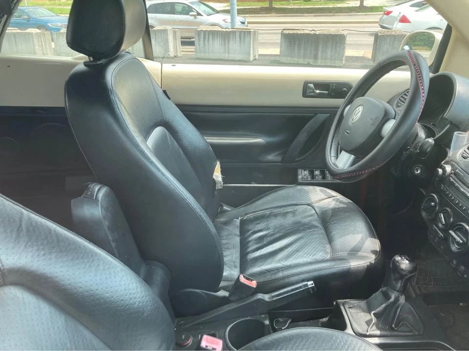 2006 Volkswagen New Beetle - Image 2 of 3