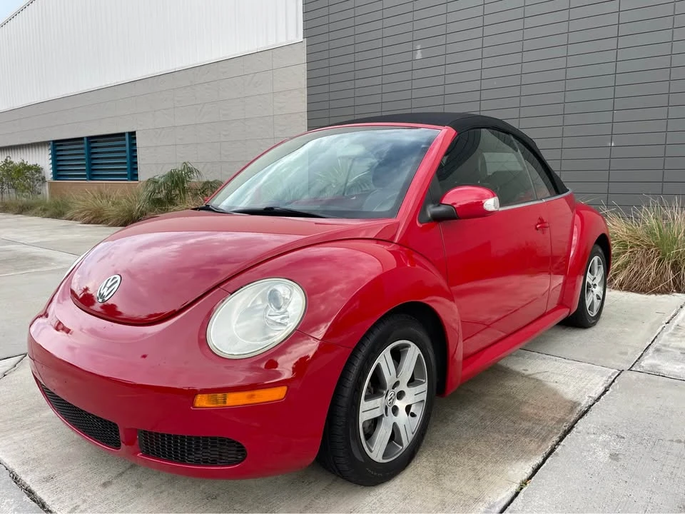 2006 Volkswagen New Beetle - Image 11 of 12