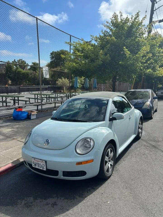 2006 Volkswagen New Beetle - Image 2 of 20