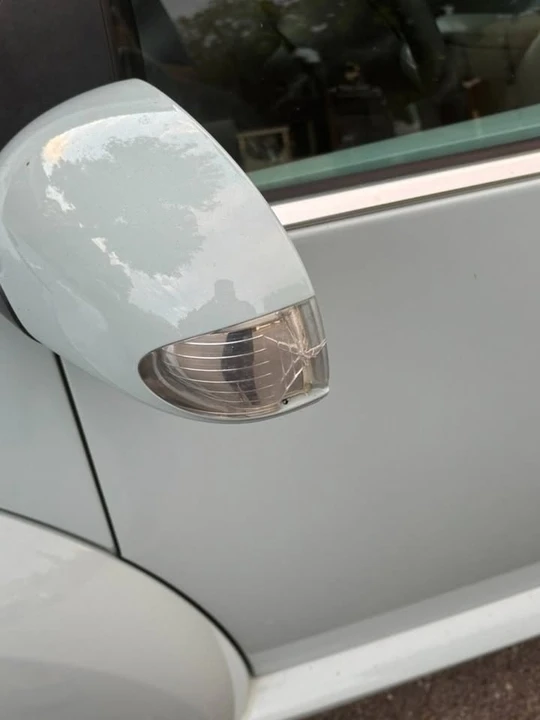 2006 Volkswagen New Beetle - Image 17 of 20