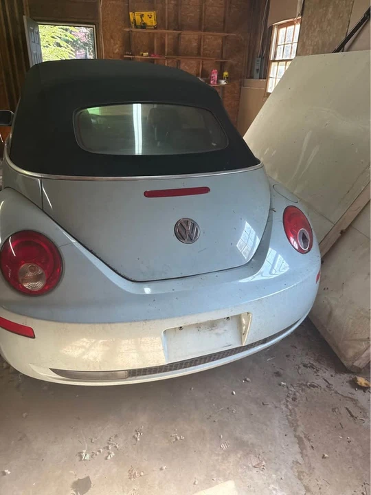 2006 Volkswagen New Beetle - Image 2 of 6