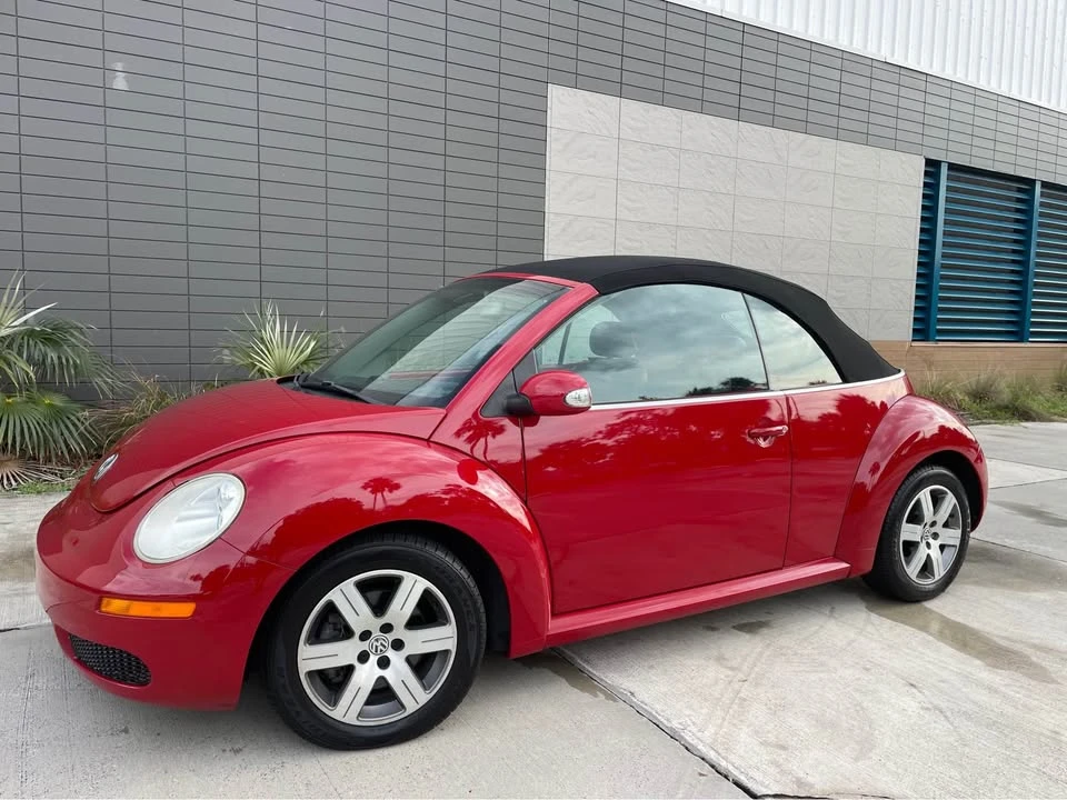 2006 Volkswagen New Beetle - Image 2 of 12