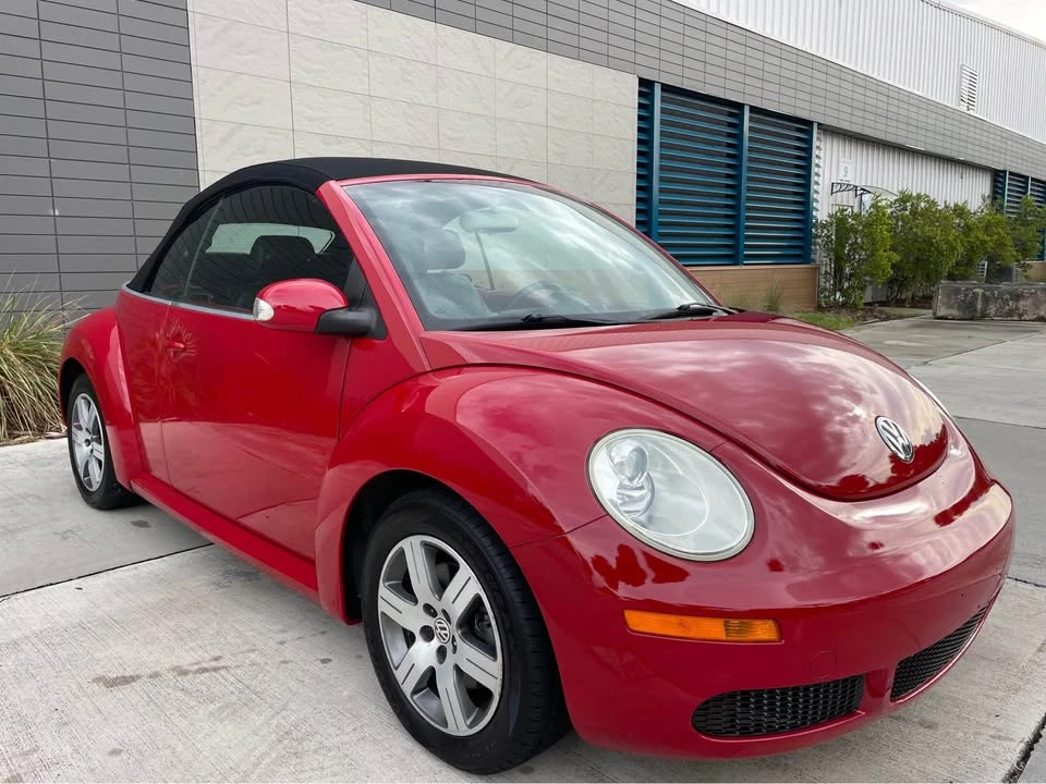 2006 Volkswagen New Beetle - Image 10 of 12