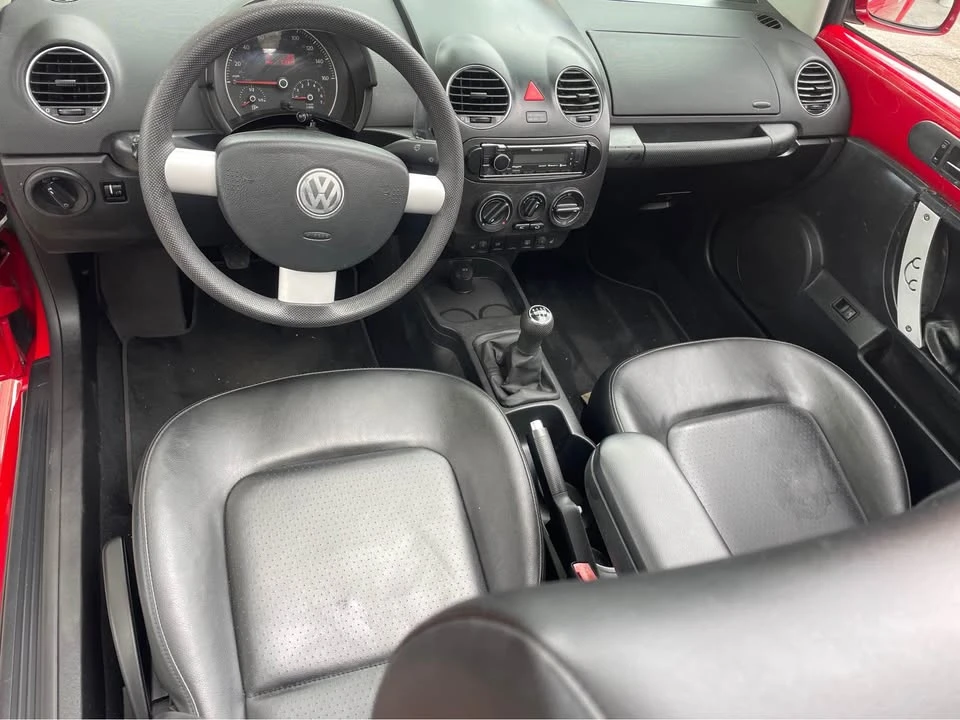 2006 Volkswagen New Beetle - Image 8 of 12