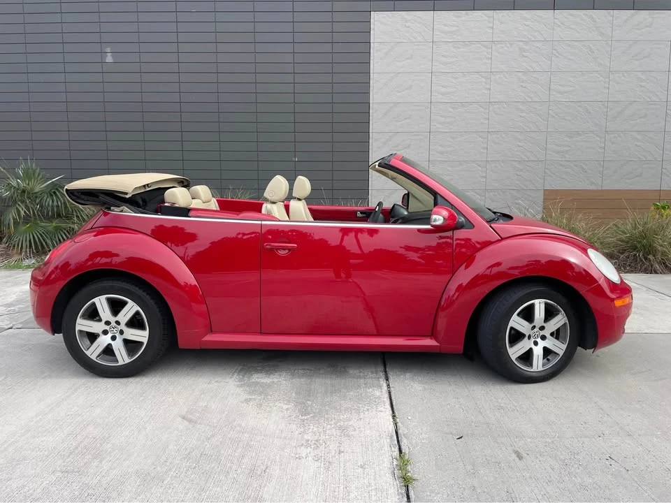 2006 Volkswagen New Beetle - Image 3 of 7