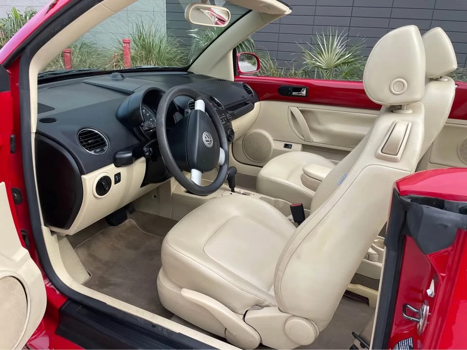 2006 Volkswagen New Beetle - Image 6 of 7