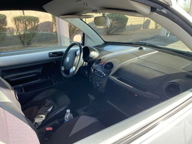 2006 Volkswagen New Beetle - Image 5 of 6