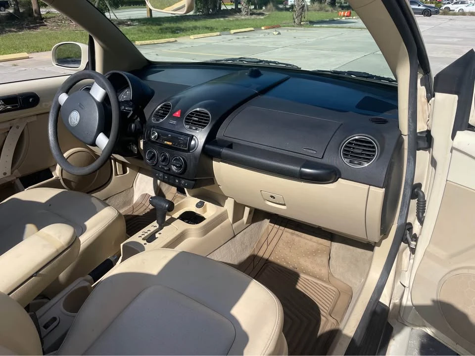 2006 Volkswagen New Beetle - Image 2 of 7