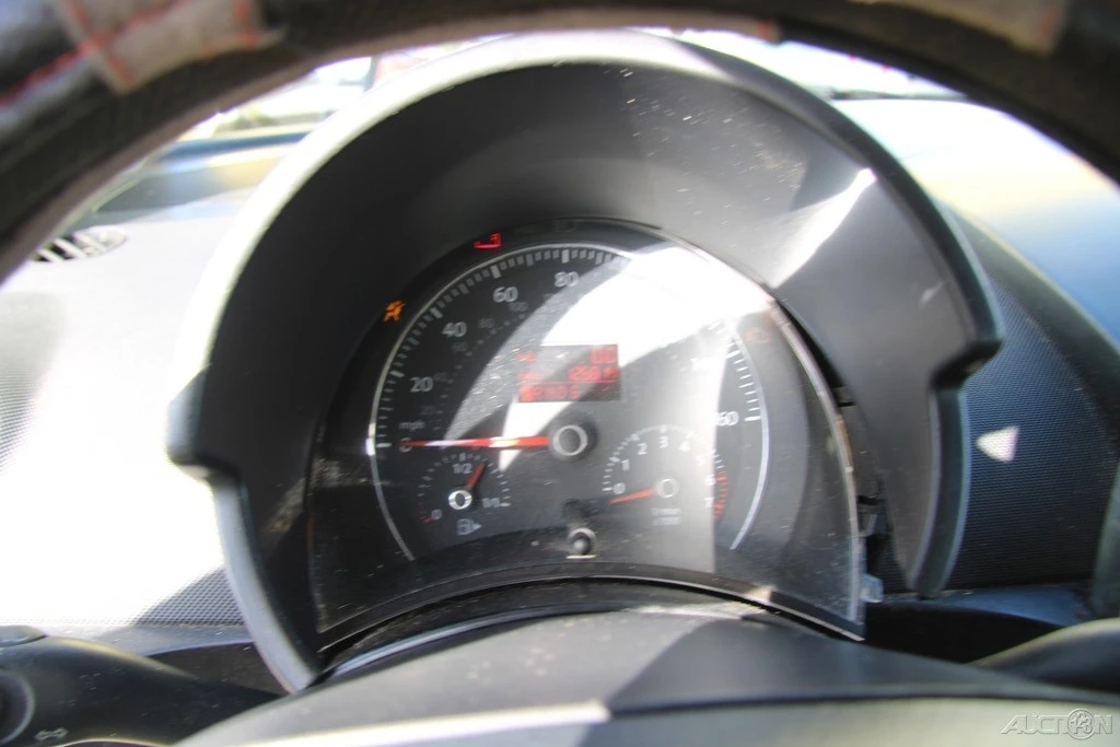 2006 Volkswagen New Beetle - Image 17 of 21
