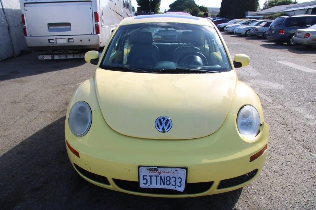 2006 Volkswagen New Beetle - Image 11 of 21