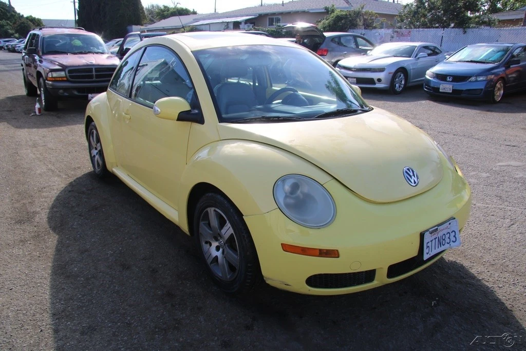 2006 Volkswagen New Beetle - Image 10 of 21