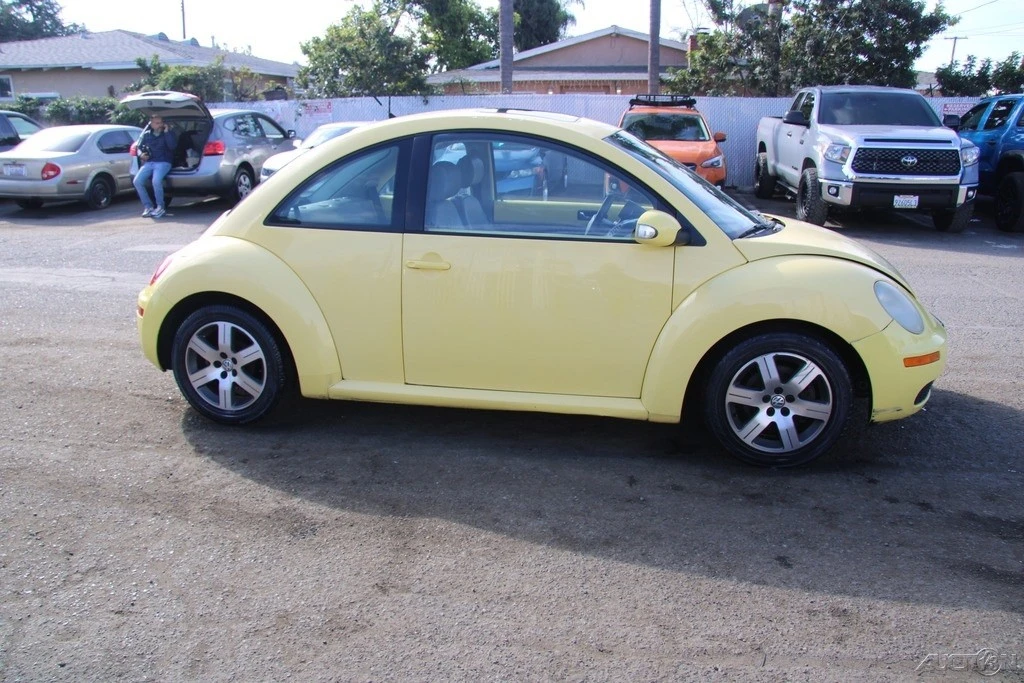 2006 Volkswagen New Beetle - Image 9 of 21