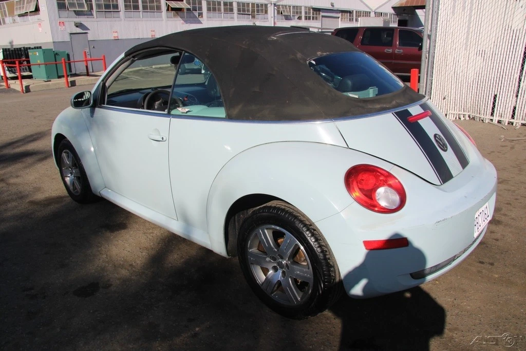 2006 Volkswagen New Beetle - Image 4 of 21