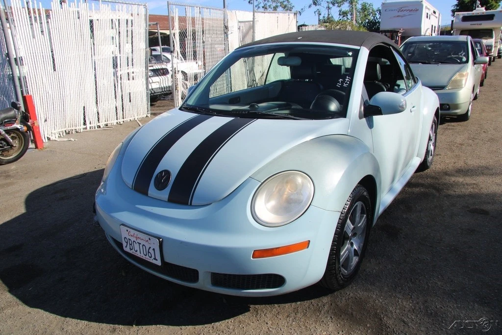 2006 Volkswagen New Beetle - Image 2 of 21