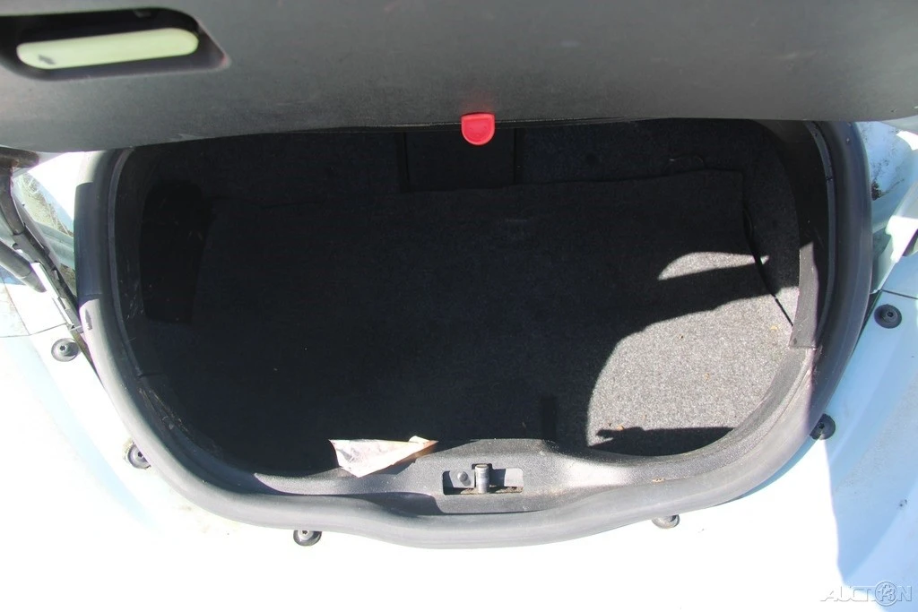 2006 Volkswagen New Beetle - Image 19 of 21