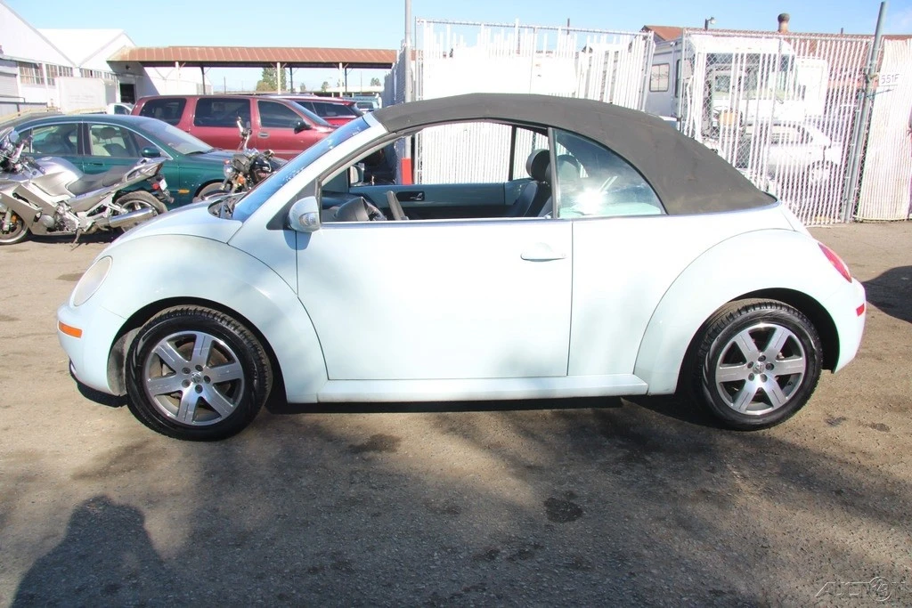 2006 Volkswagen New Beetle - Image 3 of 21