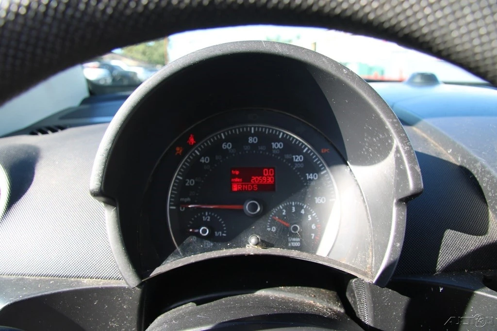 2006 Volkswagen New Beetle - Image 14 of 21