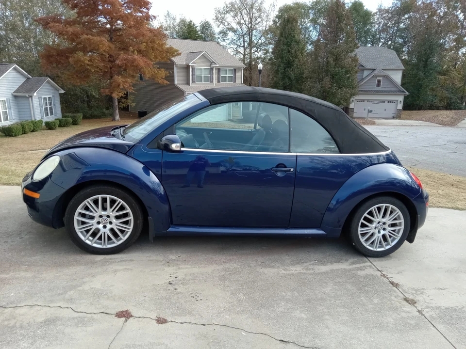 2006 Volkswagen New Beetle - Image 8 of 10