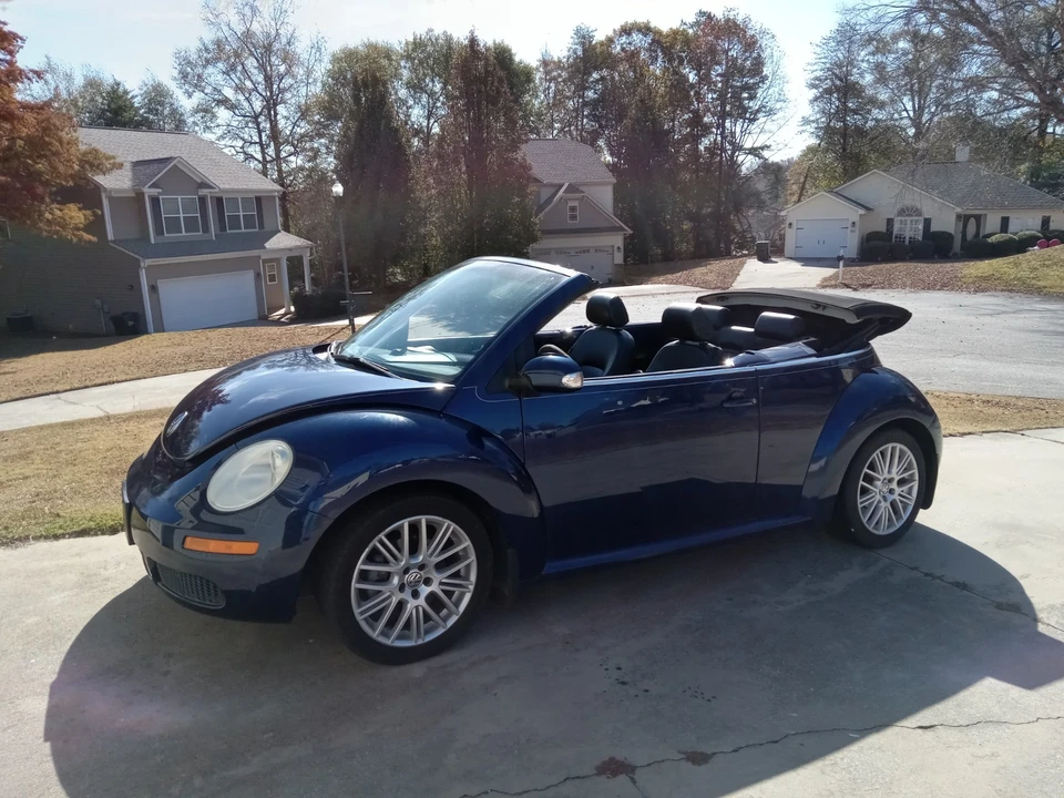 2006 Volkswagen New Beetle - Image 10 of 10