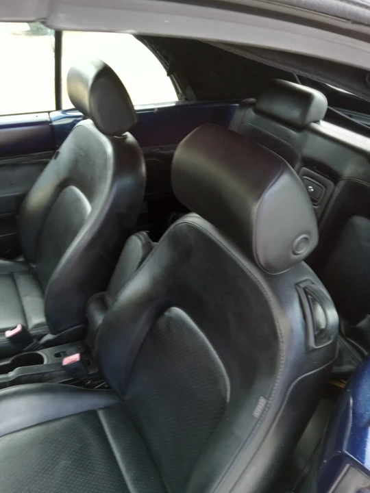 2006 Volkswagen New Beetle - Image 5 of 10