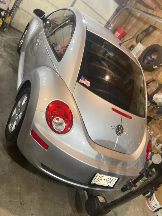 2006 Volkswagen New Beetle - Image 2 of 11
