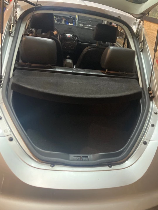 2006 Volkswagen New Beetle - Image 7 of 11