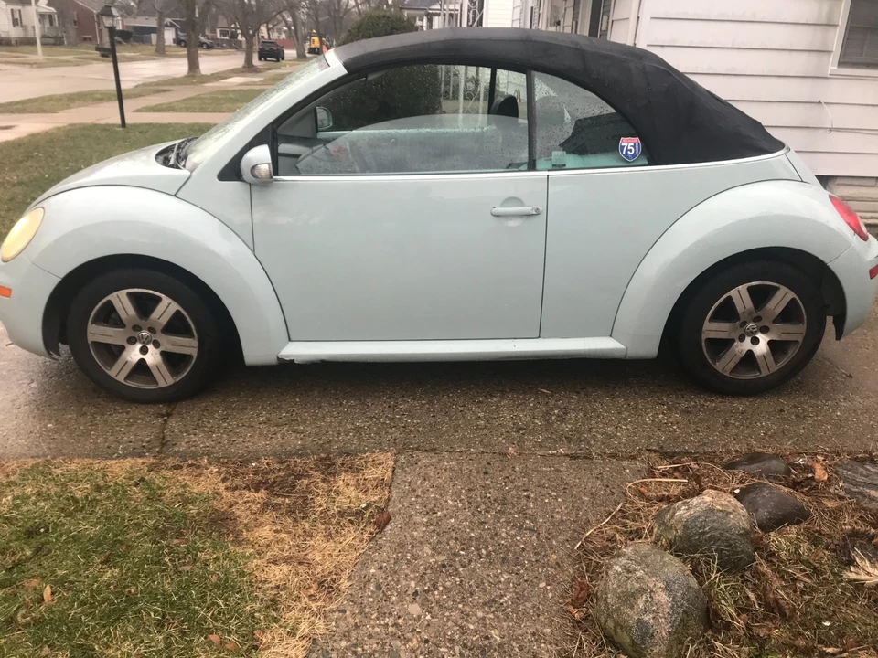 2006 Volkswagen New Beetle - Image 4 of 14