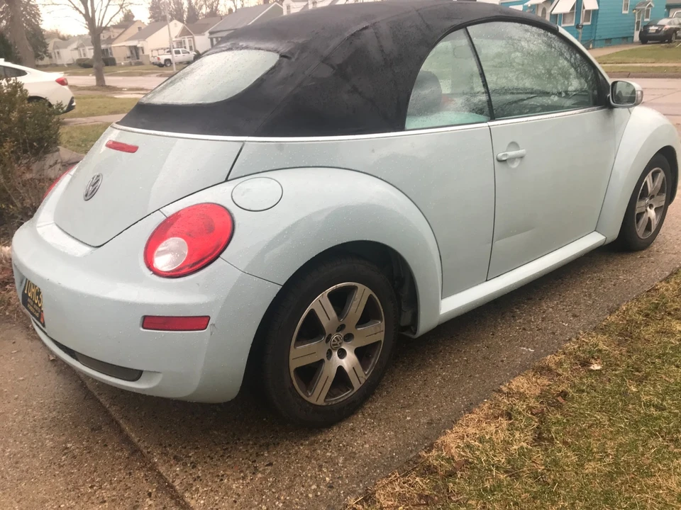 2006 Volkswagen New Beetle - Image 7 of 14