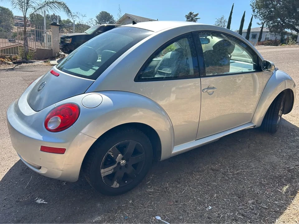 2006 Volkswagen New Beetle - Image 2 of 6