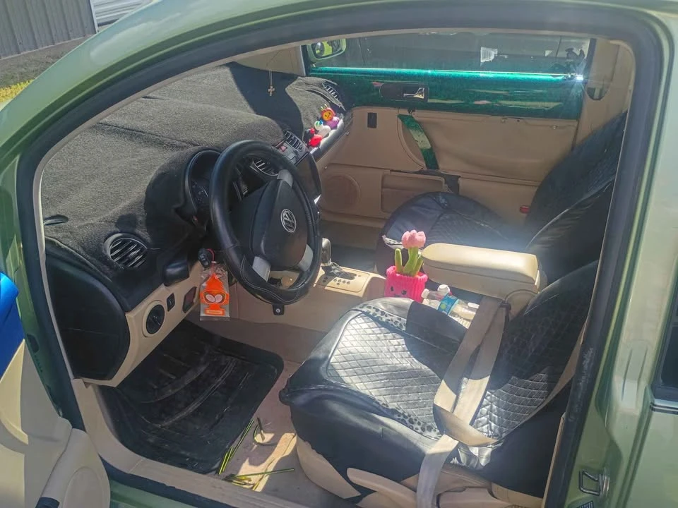 2006 Volkswagen New Beetle - Image 11 of 14